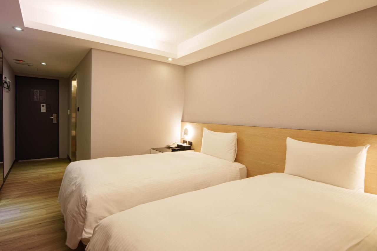 Hub Hotel Тучен Екстер'єр фото