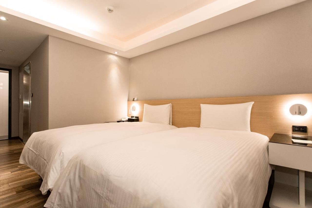 Hub Hotel Тучен Екстер'єр фото