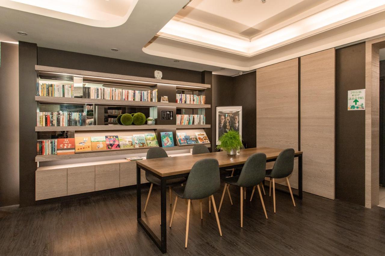 Hub Hotel Тучен Екстер'єр фото